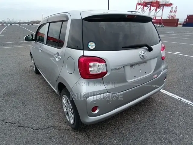 Toyota Passo 1.0 FWD 2020 Silver