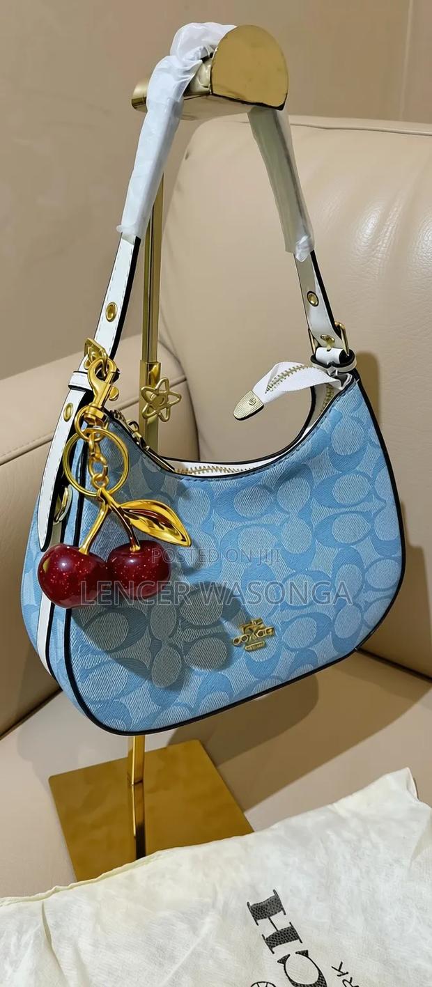 Couch Purse - thumbnail 2