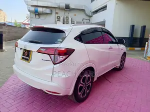 Honda Vezel 2015 White