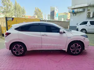 Honda Vezel 2015 White
