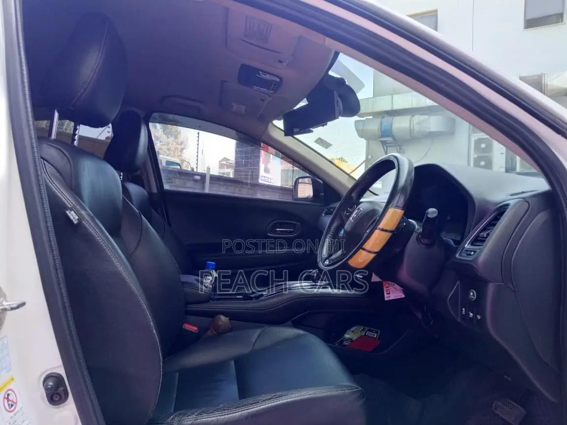 Honda Vezel 2015 White