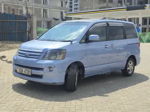 Toyota Noah 2007 Blue
