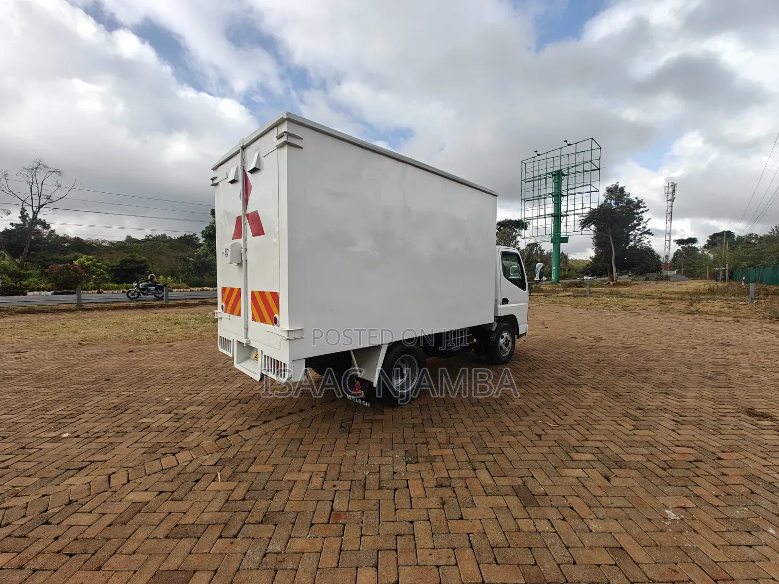 Mitsubishi Canter 2014 White