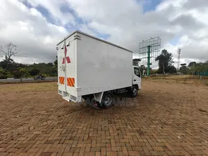 Mitsubishi Canter 2014 White