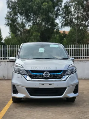Nissan Serena 2019 Silver