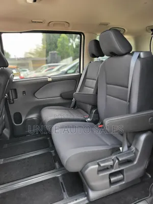 Nissan Serena 2019 Silver