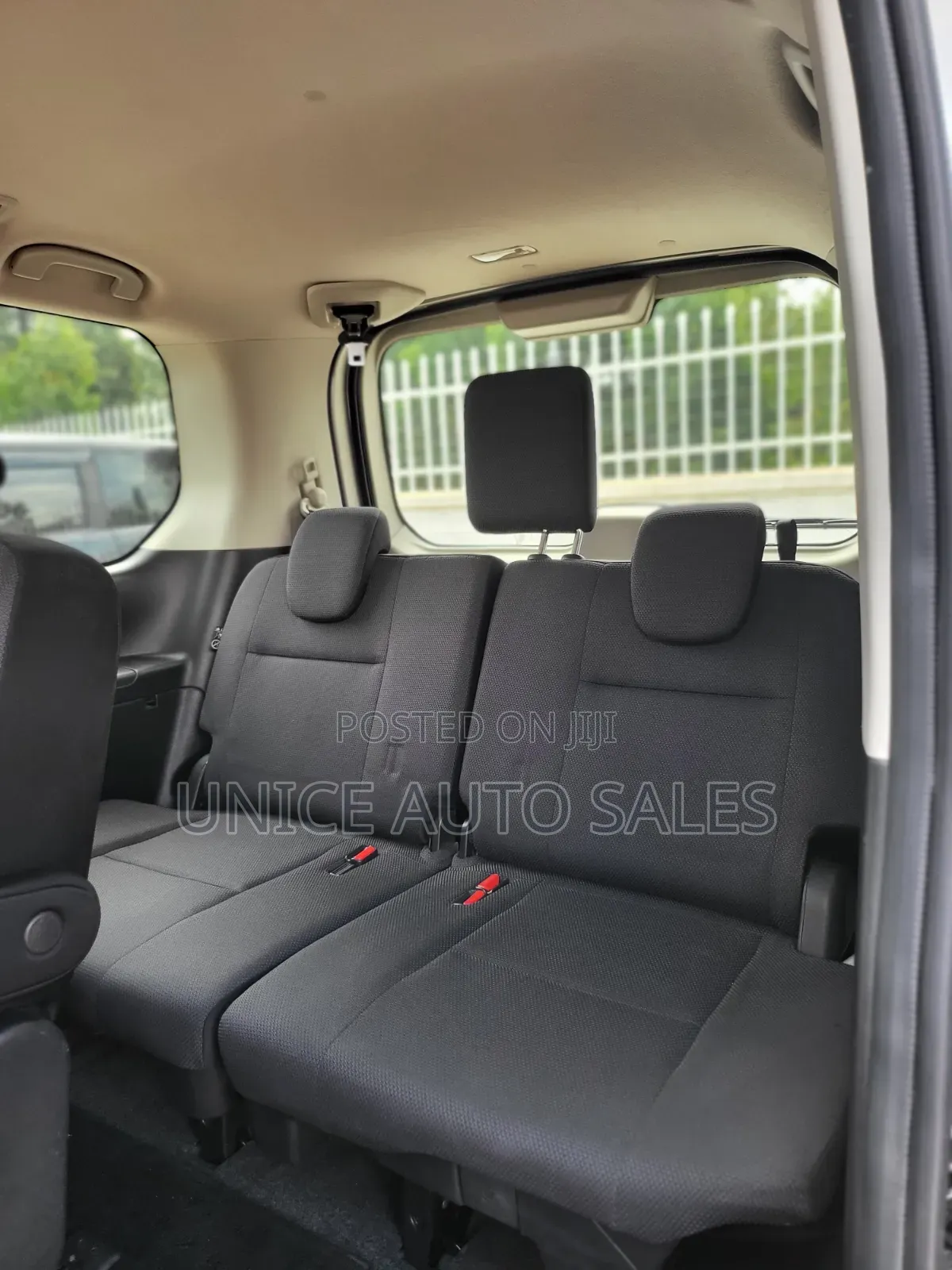 Nissan Serena 2019 Silver