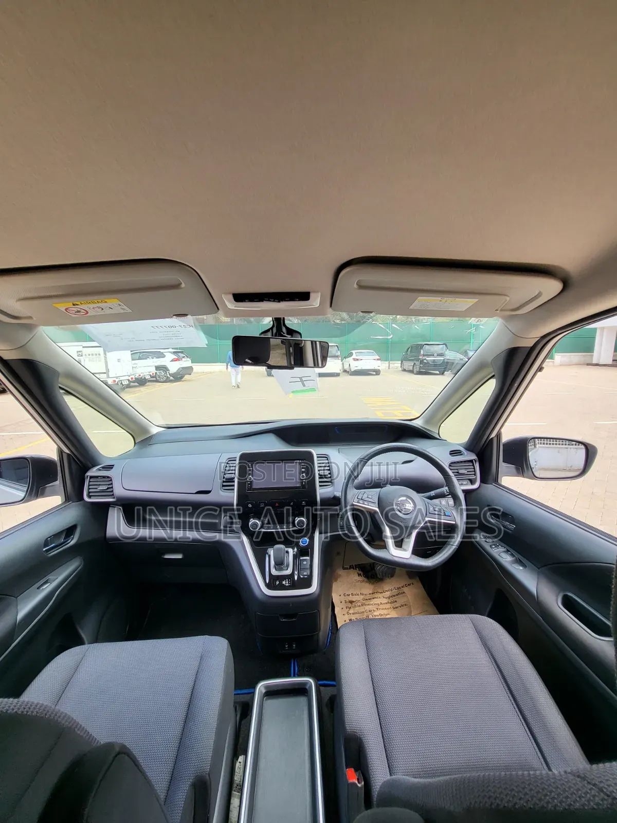 Nissan Serena 2019 Silver