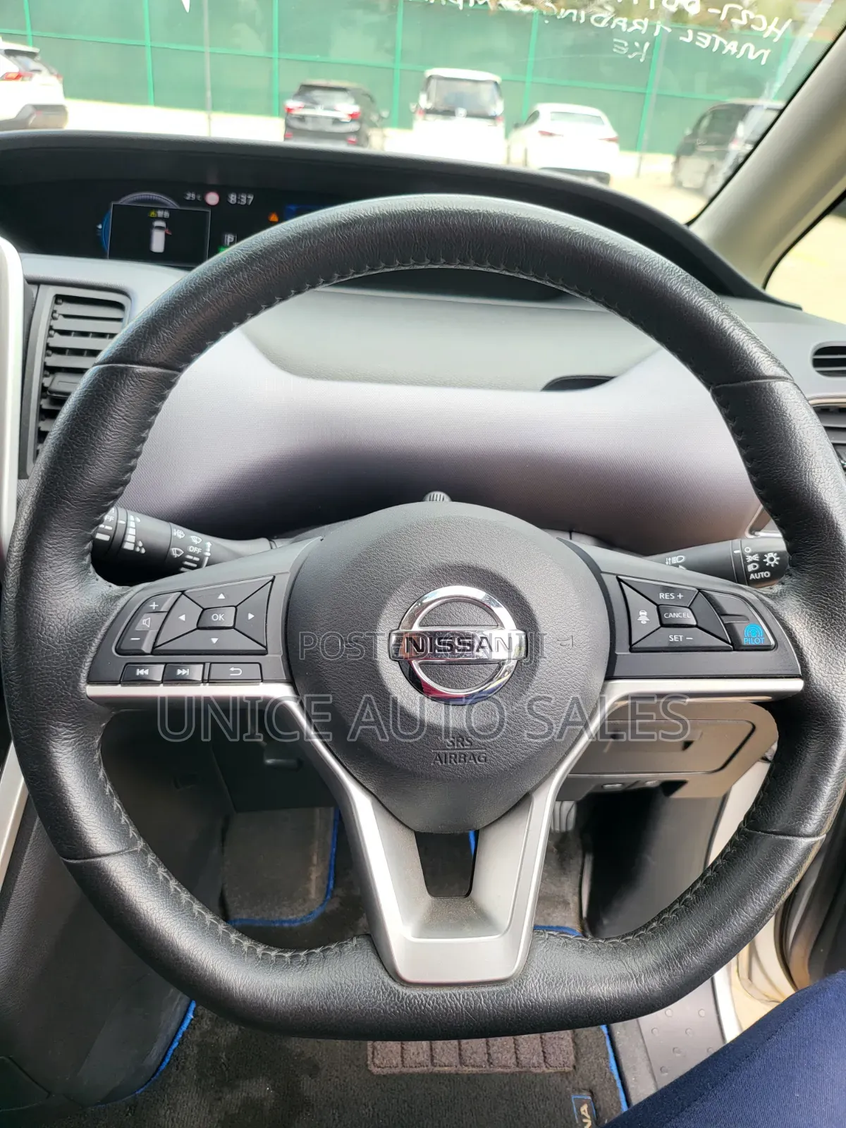 Nissan Serena 2019 Silver