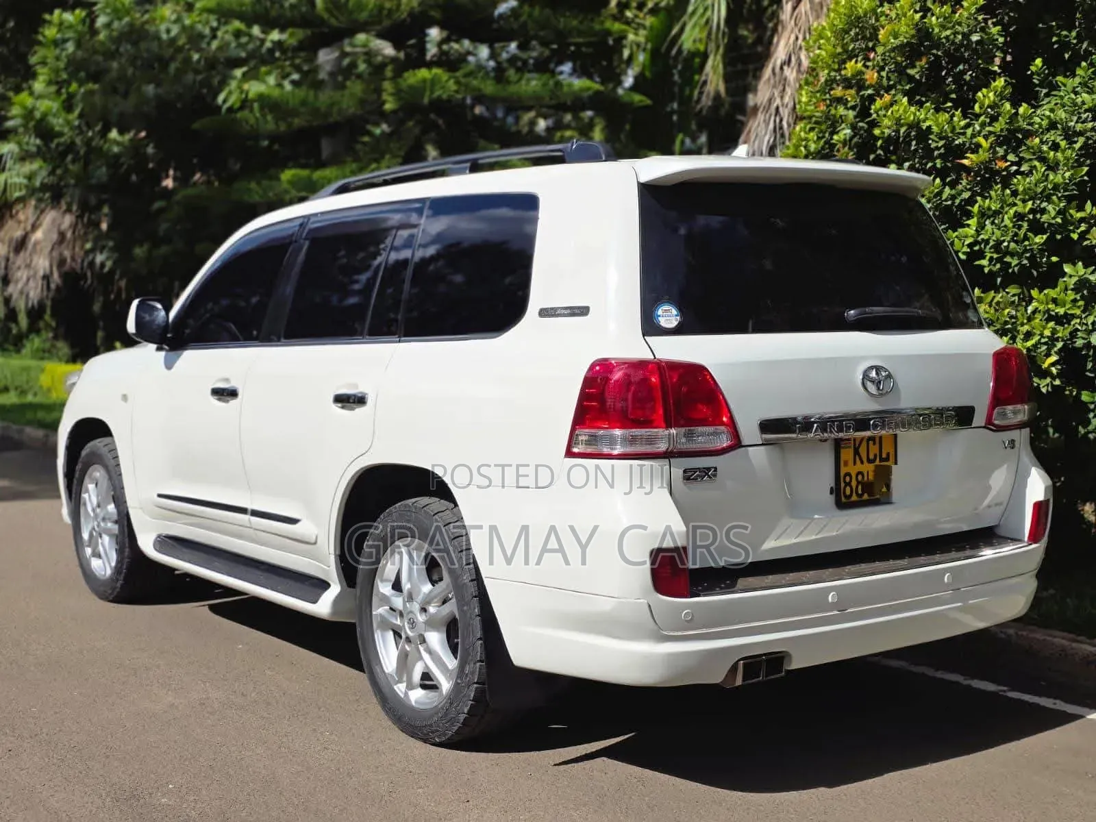 Toyota Land Cruiser 2010 White