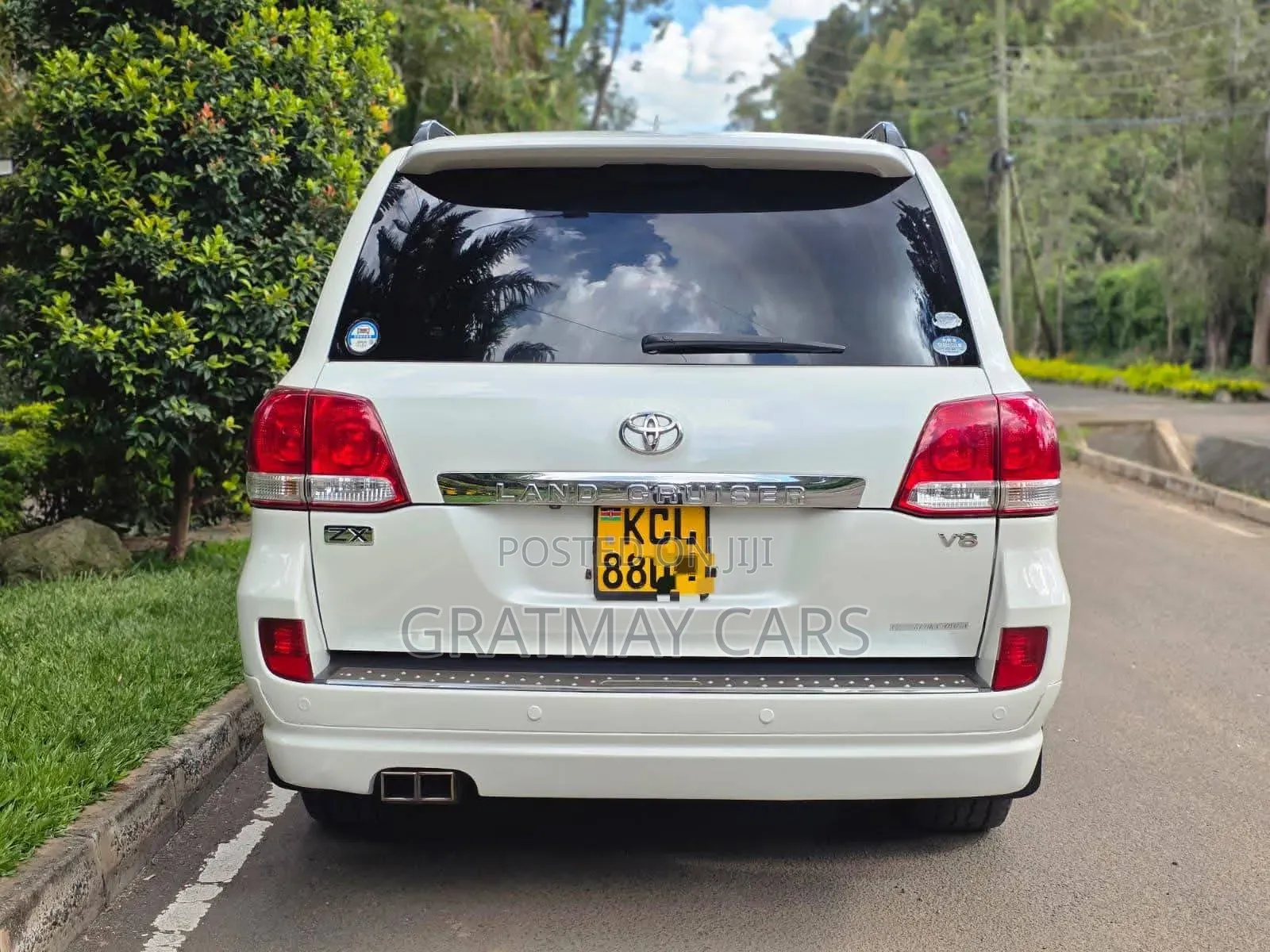 Toyota Land Cruiser 2010 White