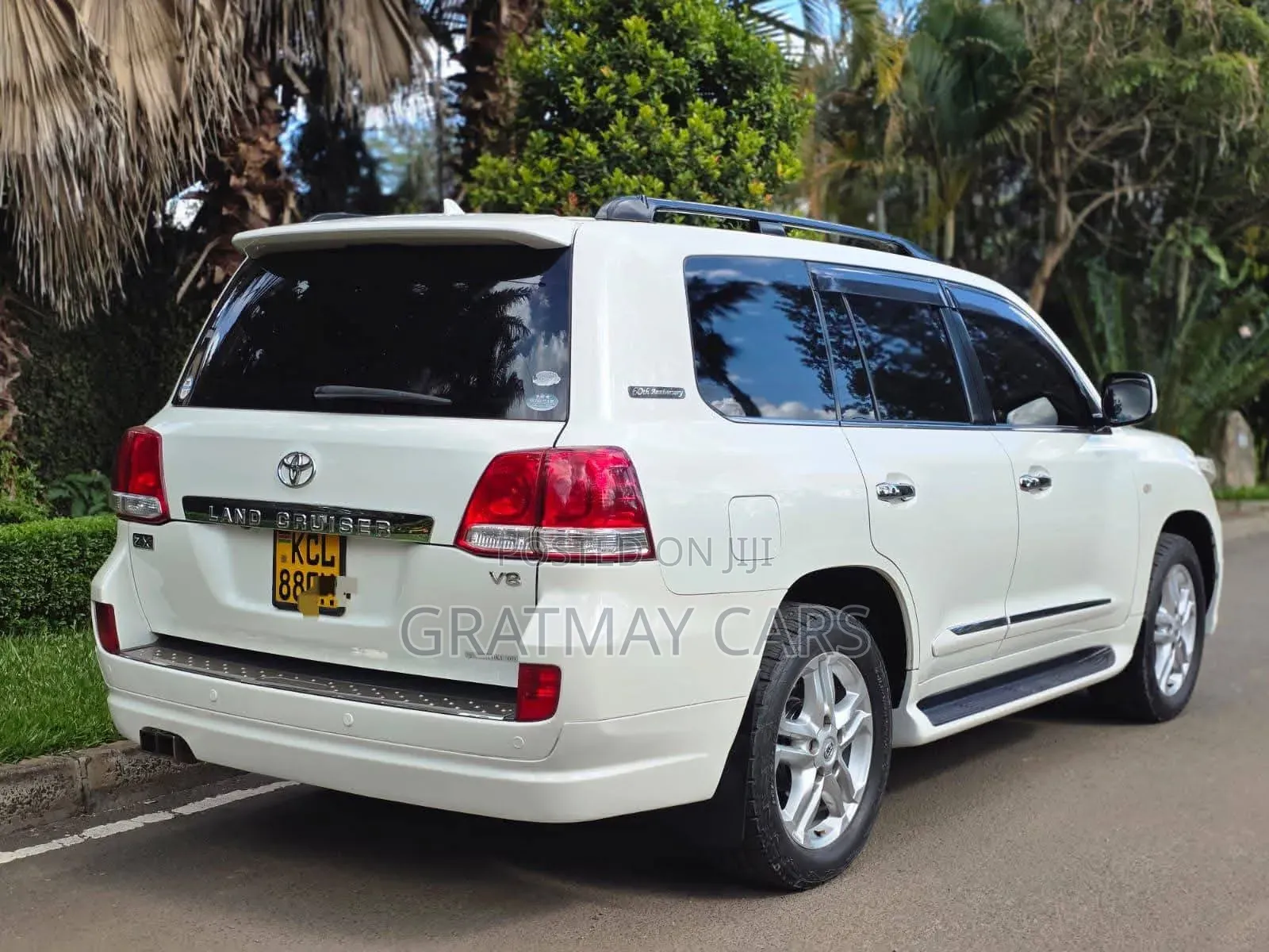 Toyota Land Cruiser 2010 White