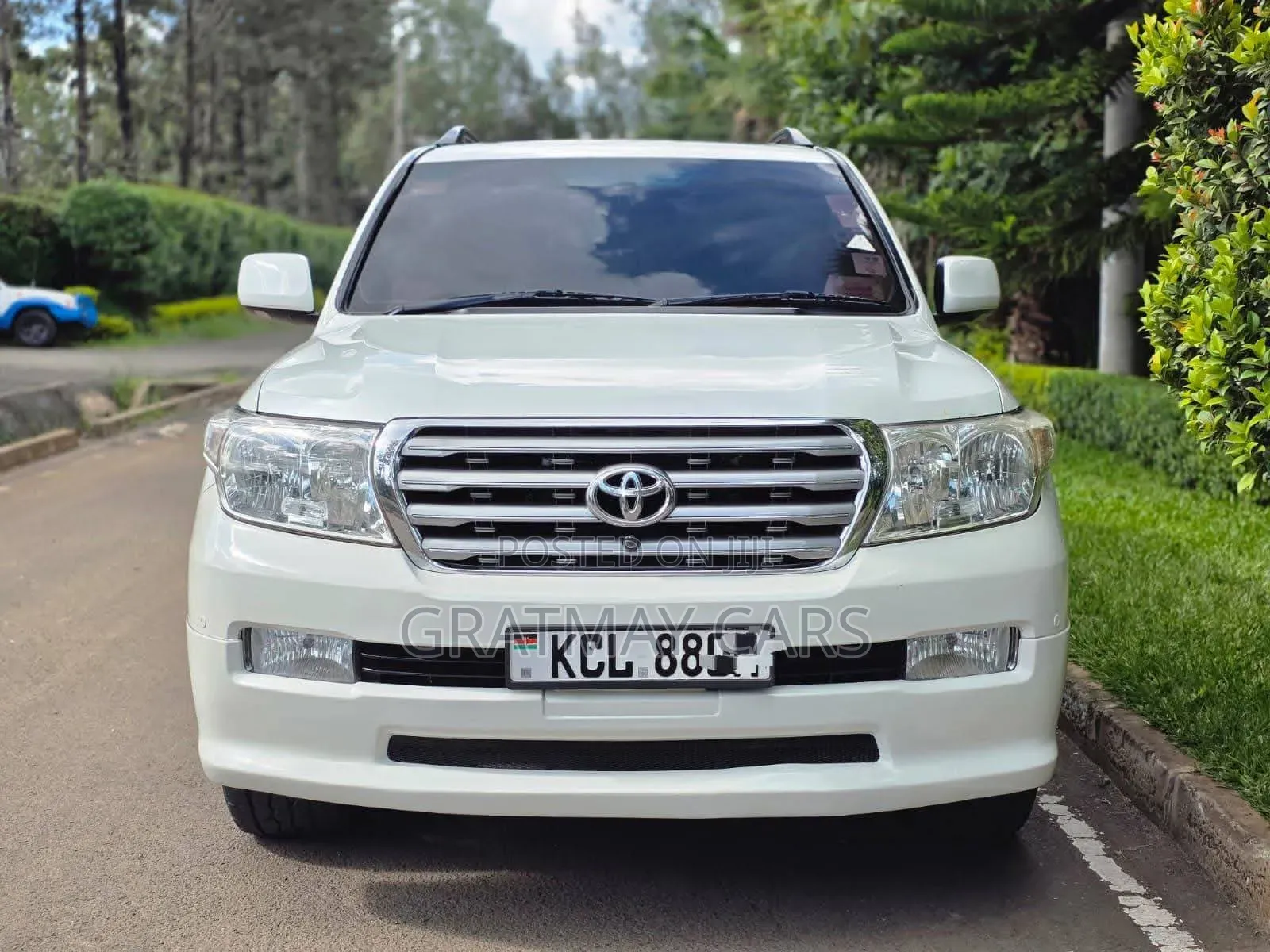 Toyota Land Cruiser 2010 White