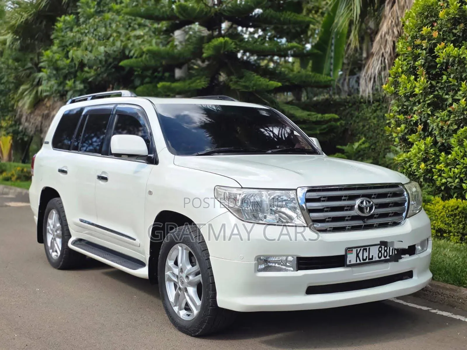 Toyota Land Cruiser 2010 White
