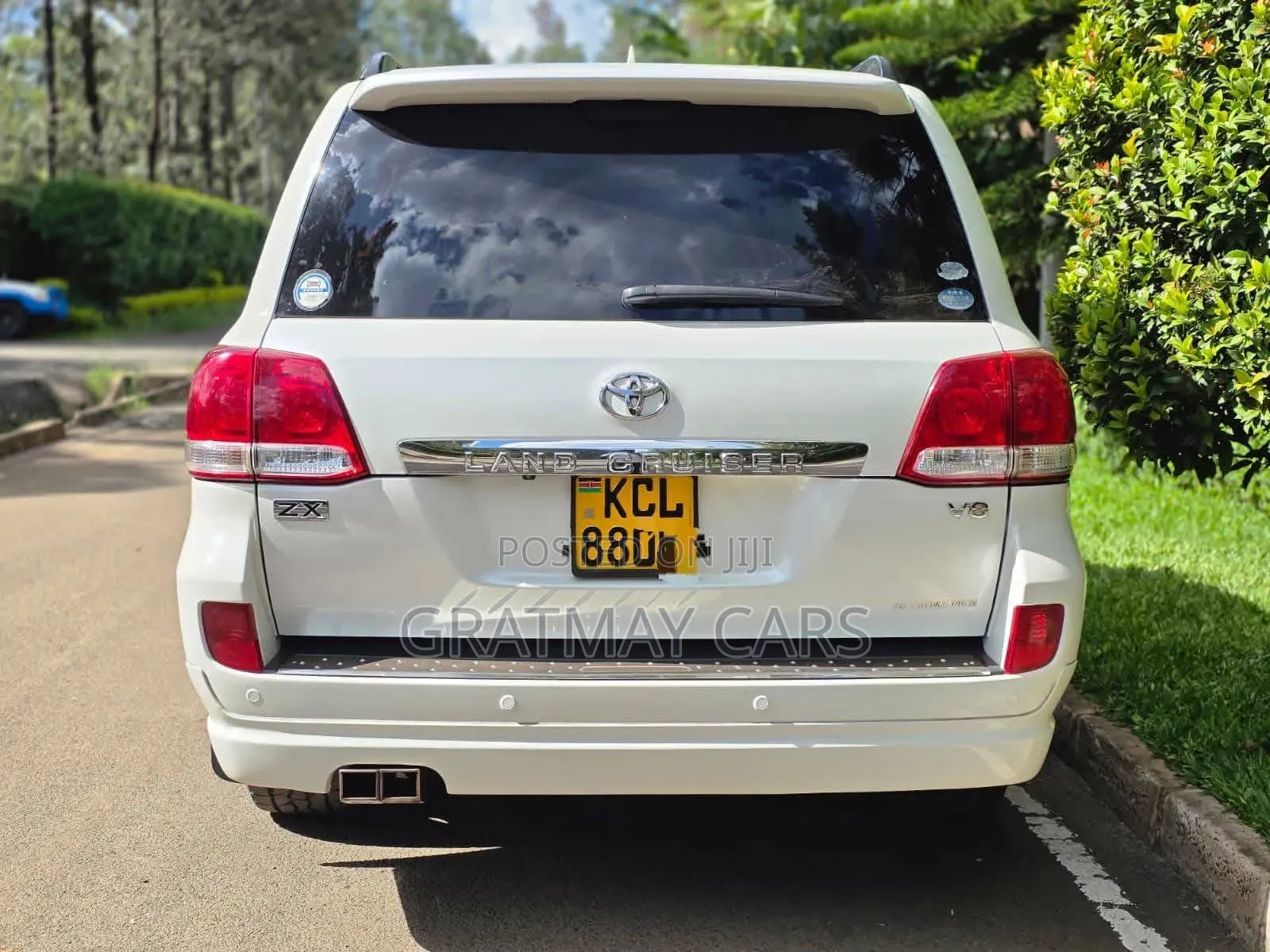 Toyota Land Cruiser 2010 White