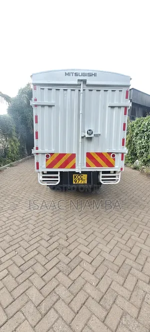 Mitsubishi Canter 2015 White