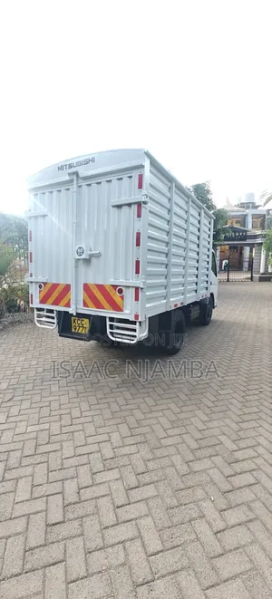 Mitsubishi Canter 2015 White