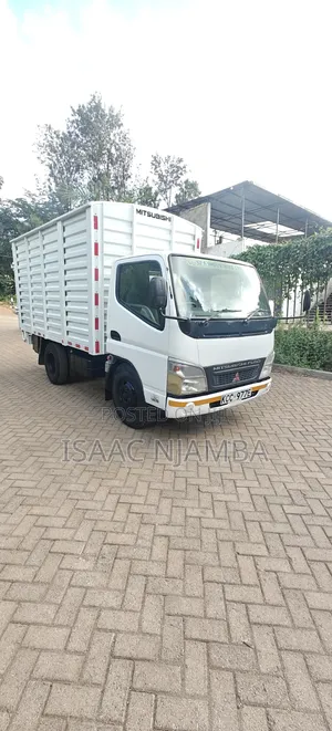 Mitsubishi Canter 2015 White