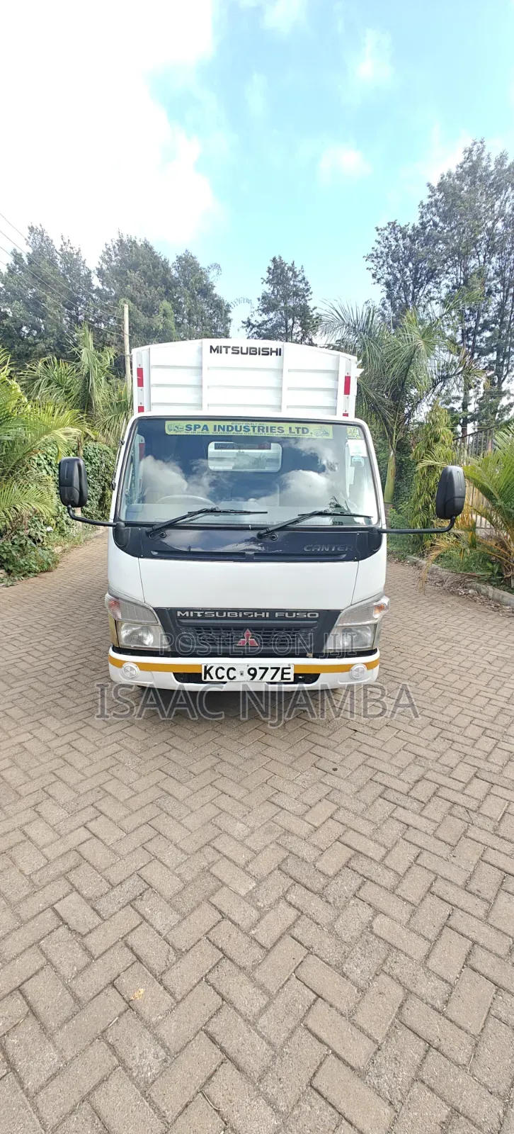 Mitsubishi Canter 2015 White