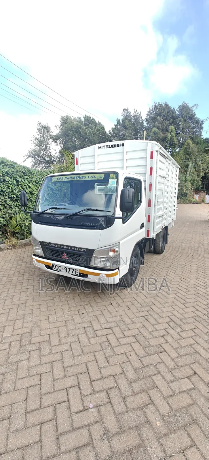 Mitsubishi Canter 2015 White