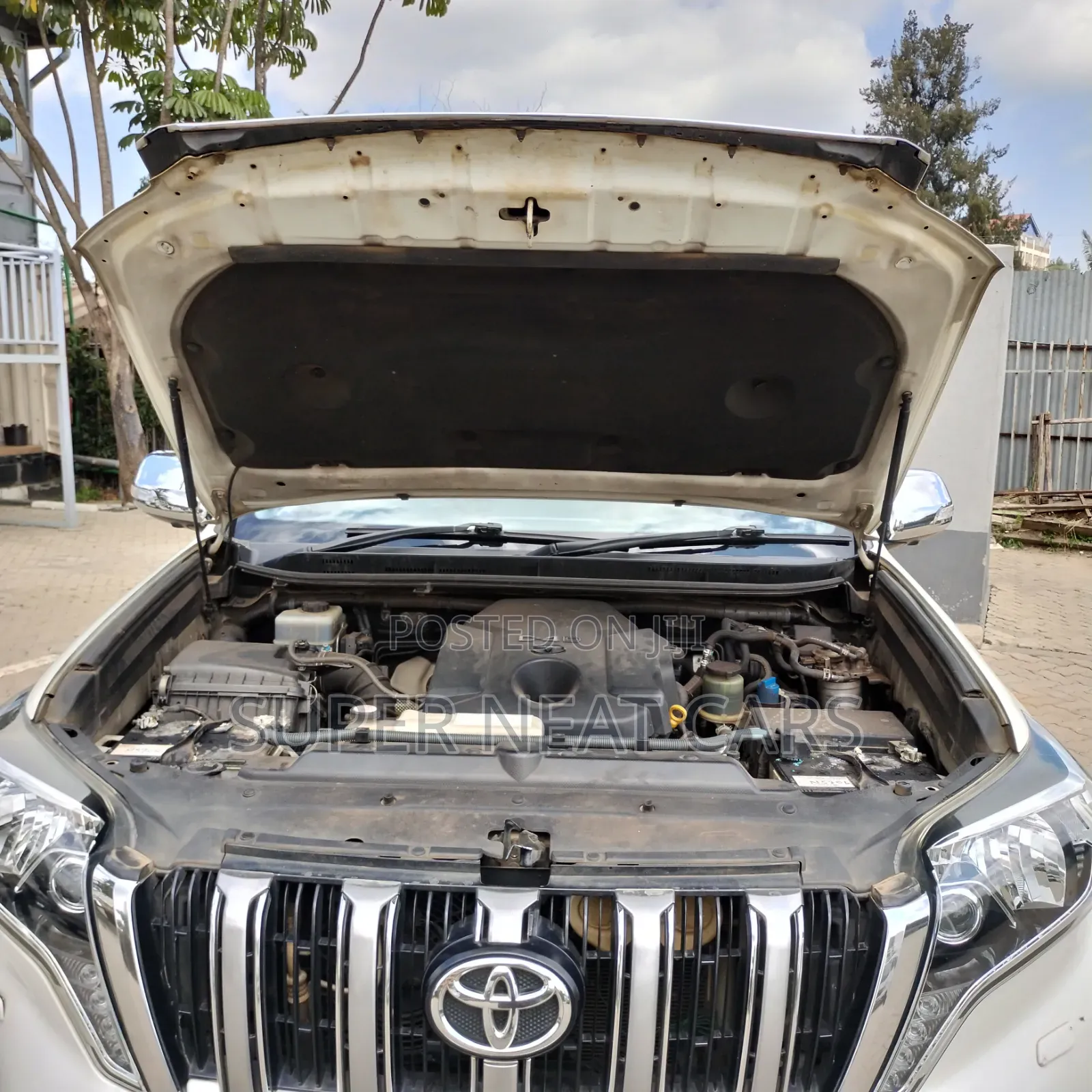Toyota Land Cruiser Prado 2016 White