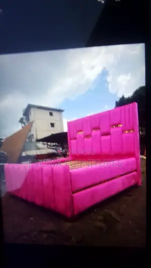 Pink 5*6 Chester Bed