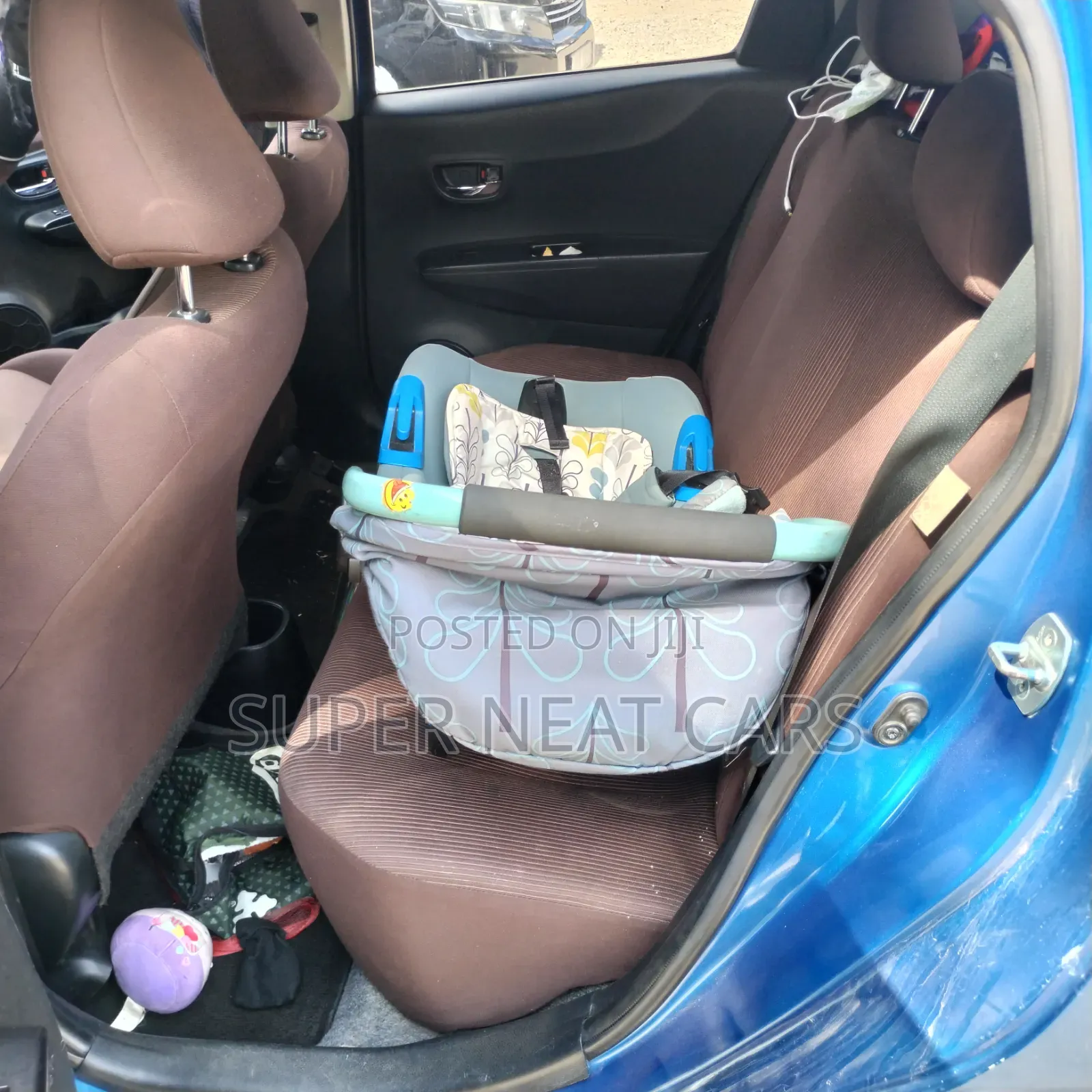 Toyota Vitz 2011 Blue