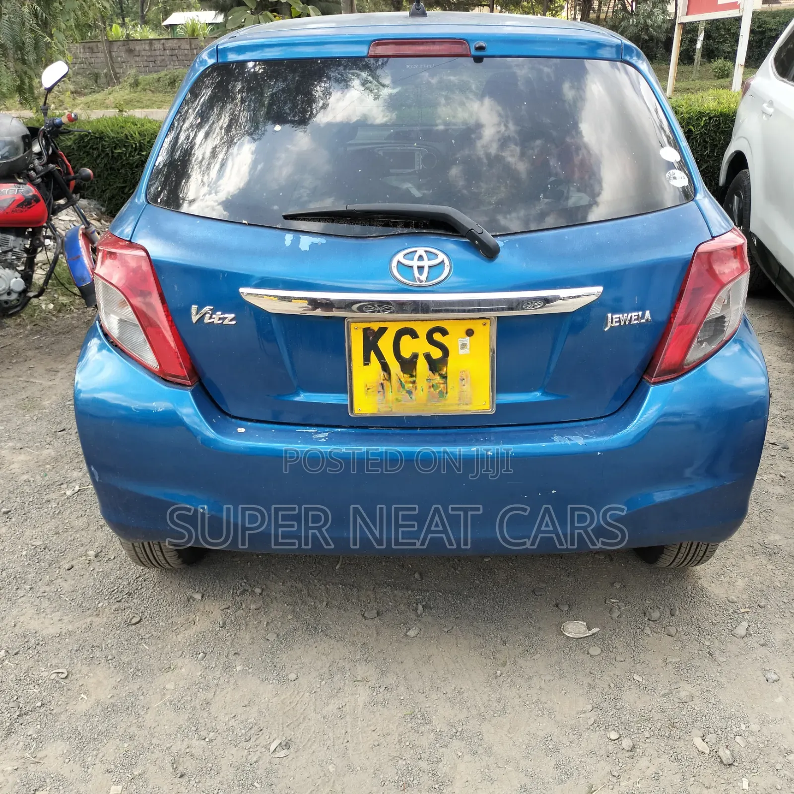 Toyota Vitz 2011 Blue