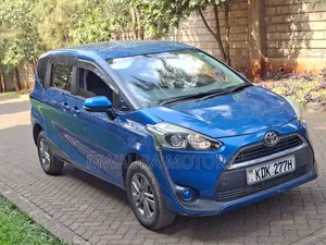 Toyota Sienta 2016 Blue