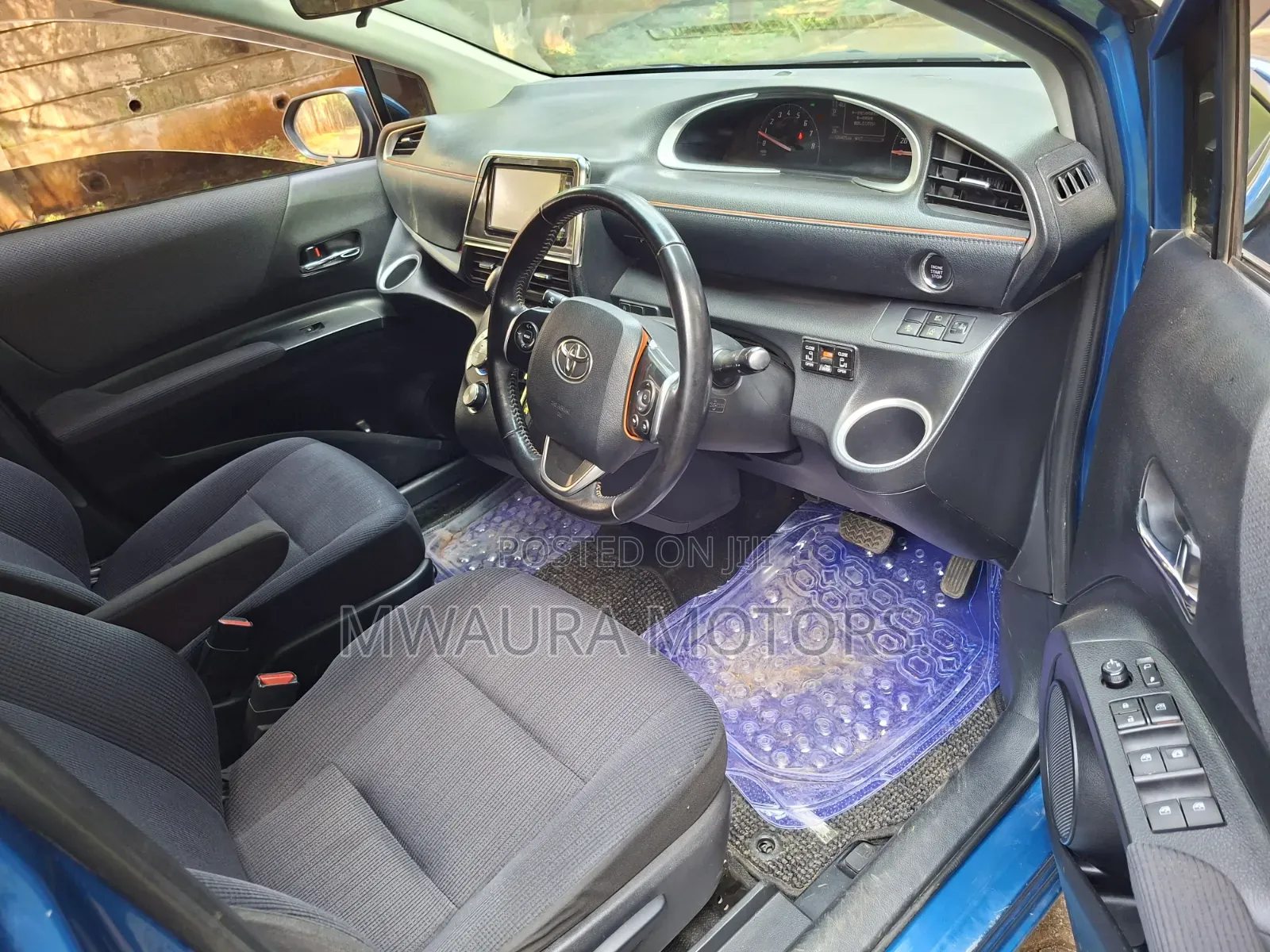 Toyota Sienta 2016 Blue