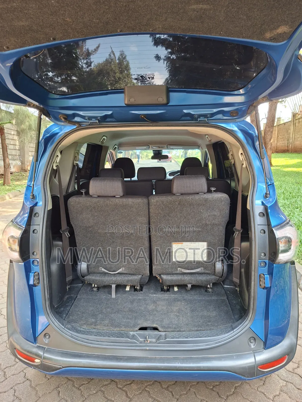 Toyota Sienta 2016 Blue