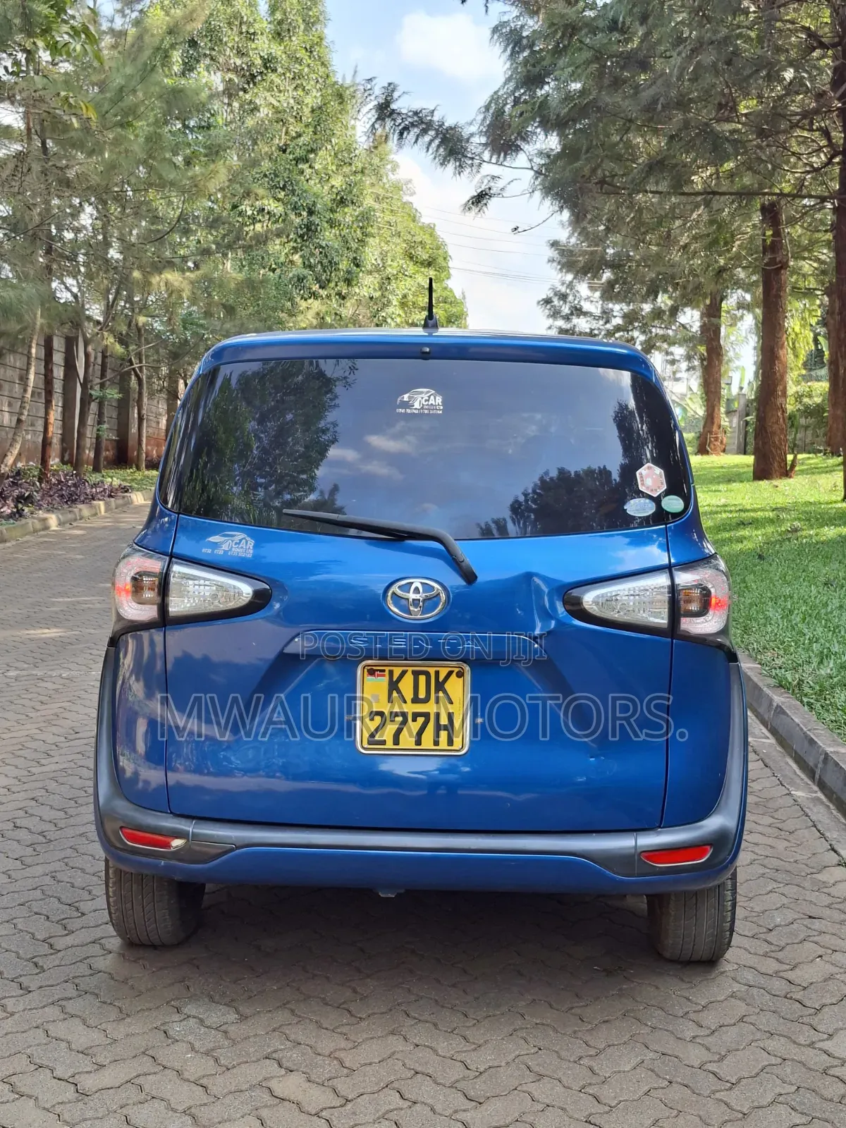 Toyota Sienta 2016 Blue