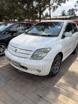Toyota IST 2008 White