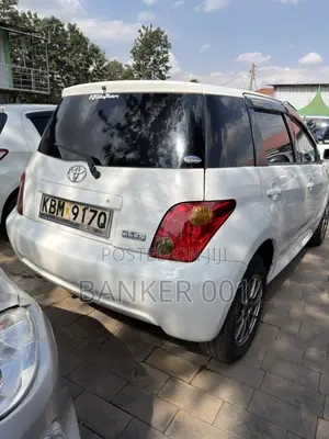 Toyota IST 2008 White