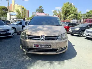 Volkswagen Sharan 2014 Gold