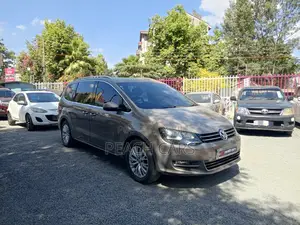 Volkswagen Sharan 2014 Gold