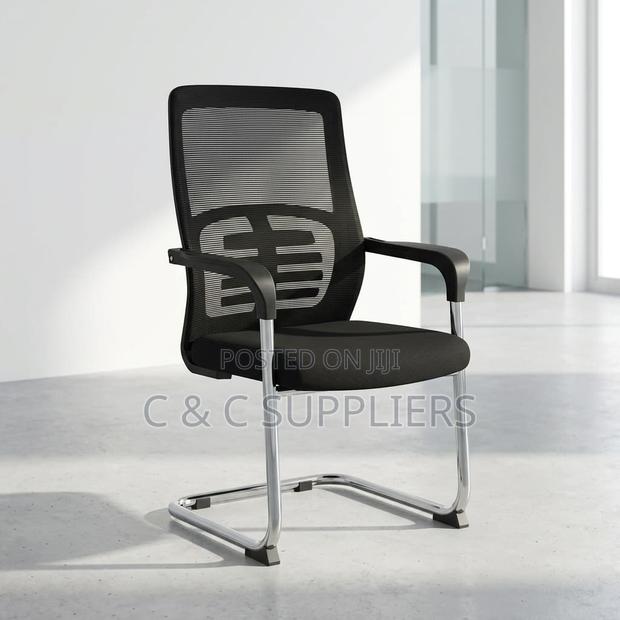 Office Mesh Breathable Visitor's Chair. - thumbnail 2