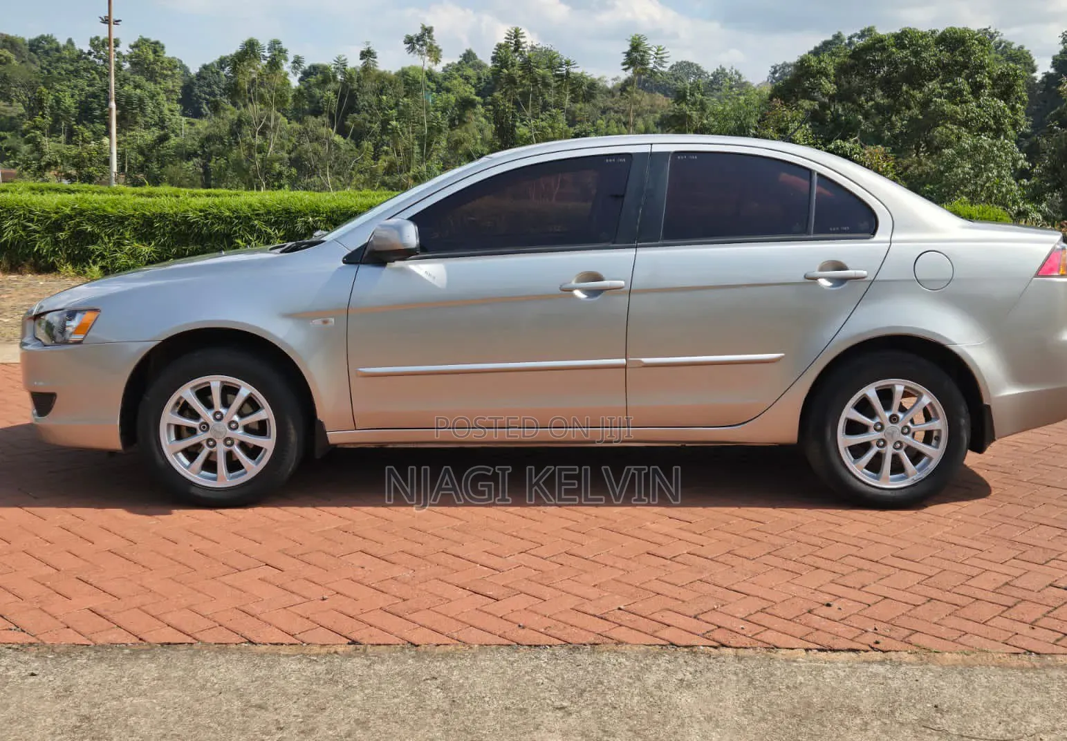 Mitsubishi Lancer 2011 Gold