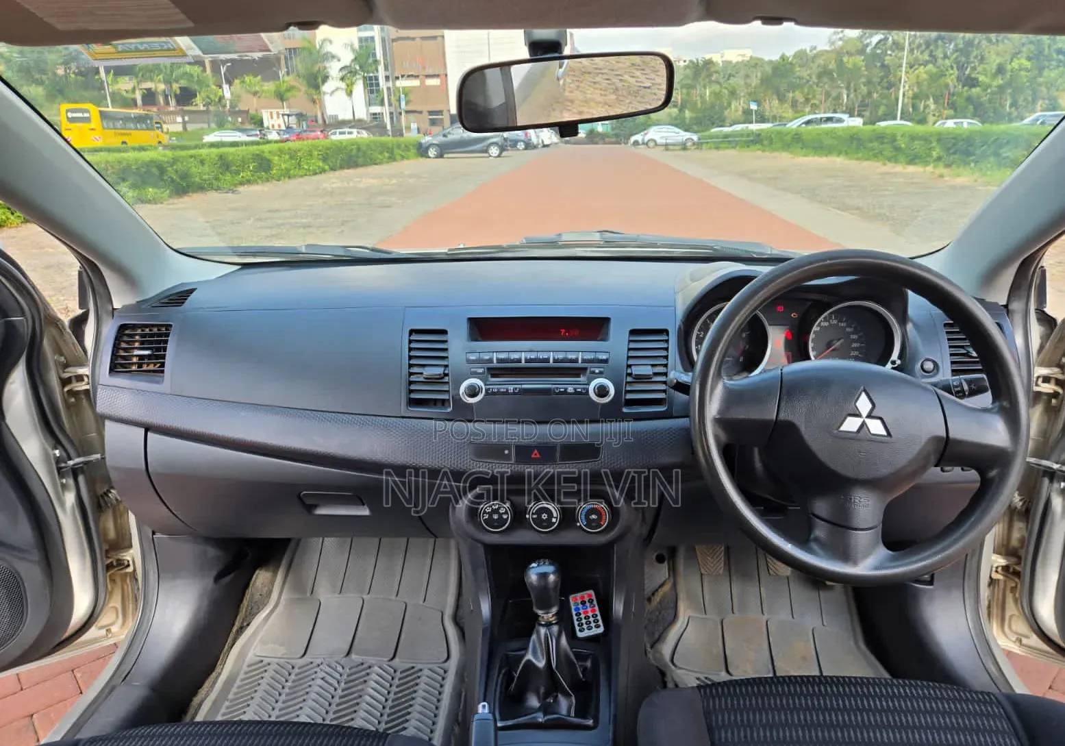 Mitsubishi Lancer 2011 Gold