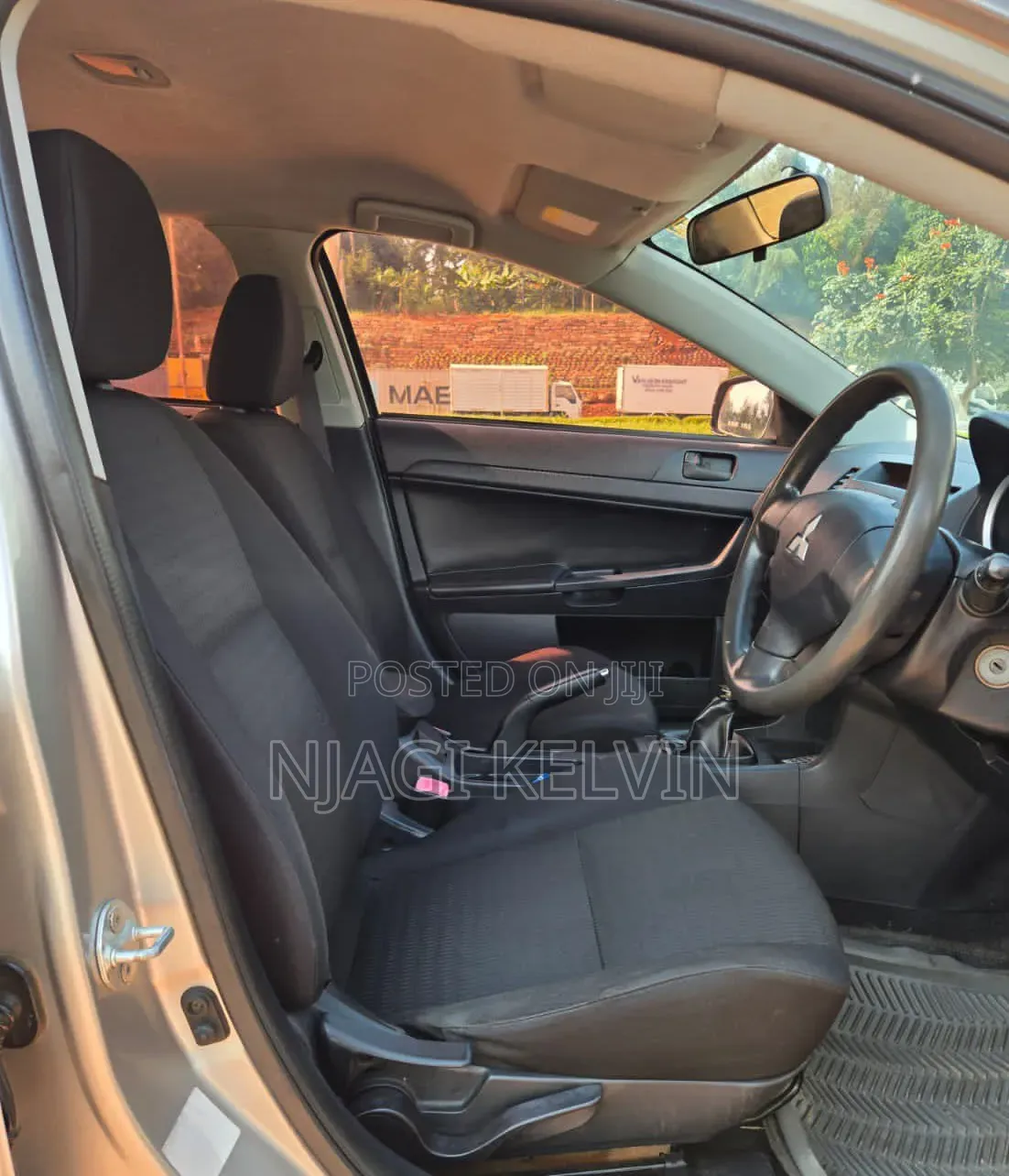 Mitsubishi Lancer 2011 Gold