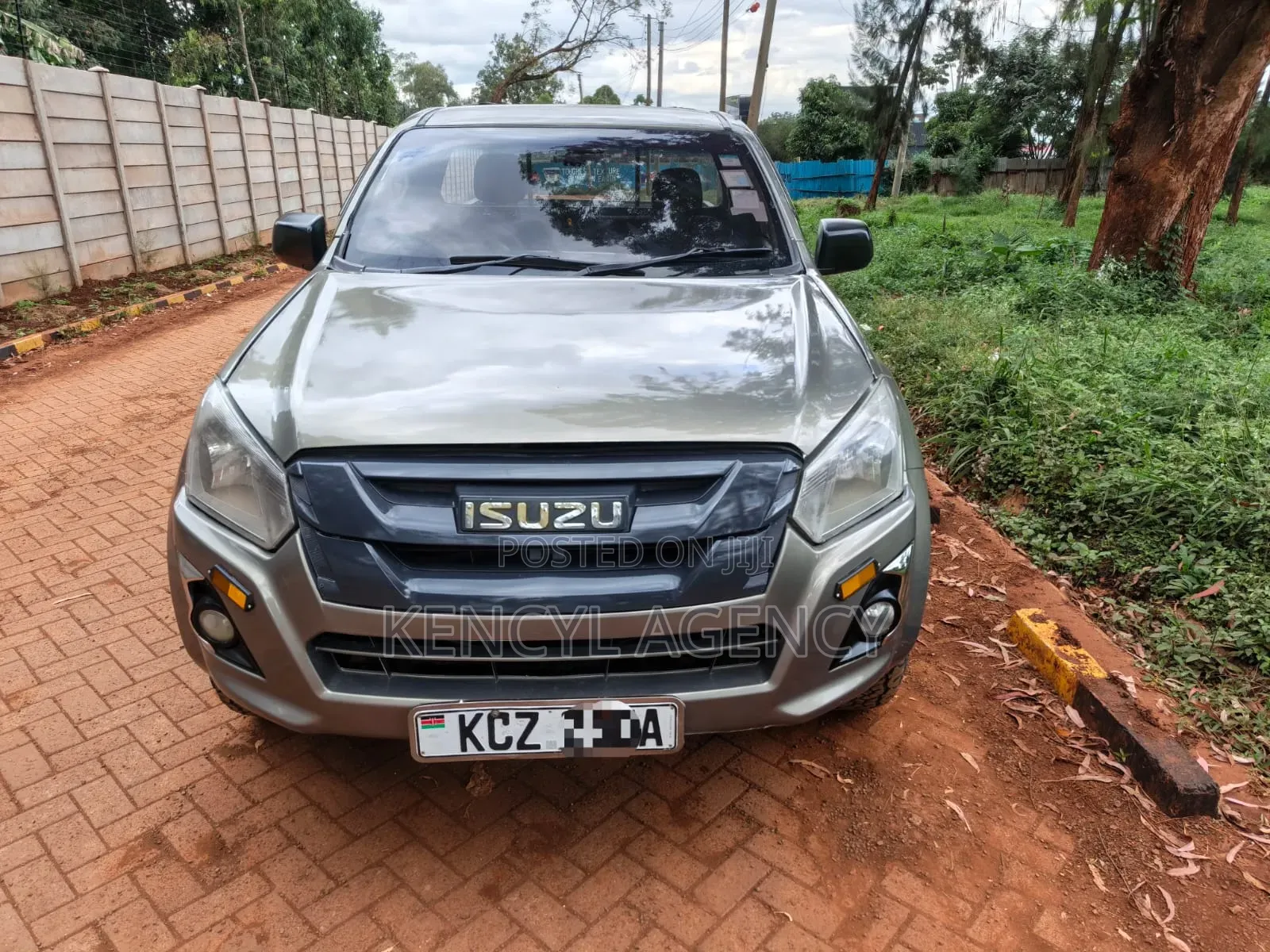 Isuzu D-MAX 2020 Gray