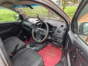 Isuzu D-MAX 2020 Gray