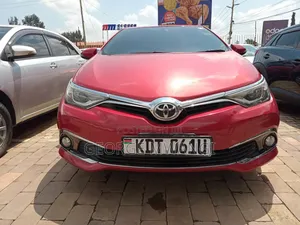 Toyota Auris 2017 Red