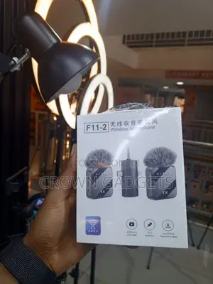 F11-2 Clip-on Microphone for Vlogging Interviews Streaming