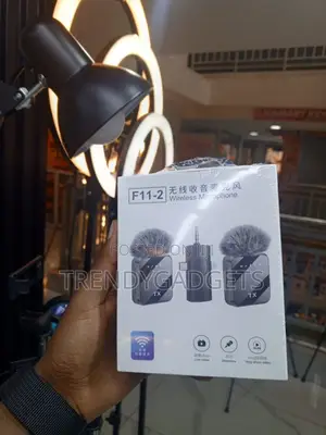 F11-2 Clip-on Microphone for Vlogging Interviews Streaming