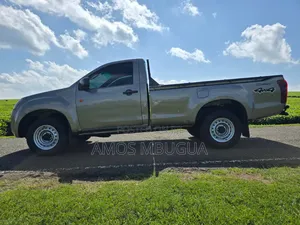 Isuzu D-MAX 2015 Green