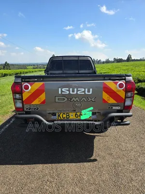 Isuzu D-MAX 2015 Green