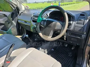 Isuzu D-MAX 2015 Green