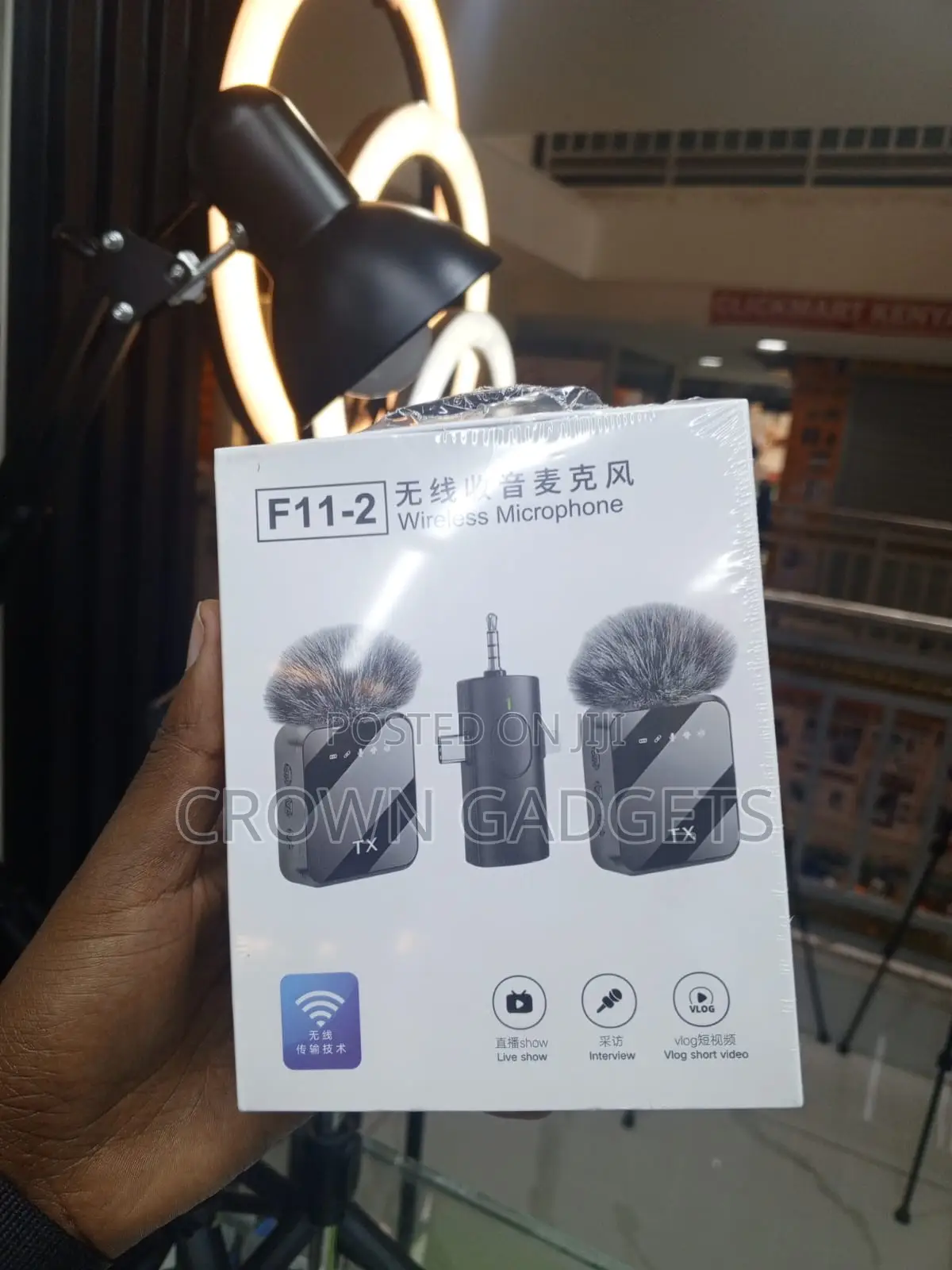 F11-2 Clip-on Microphone for Vlogging Interviews Streaming
