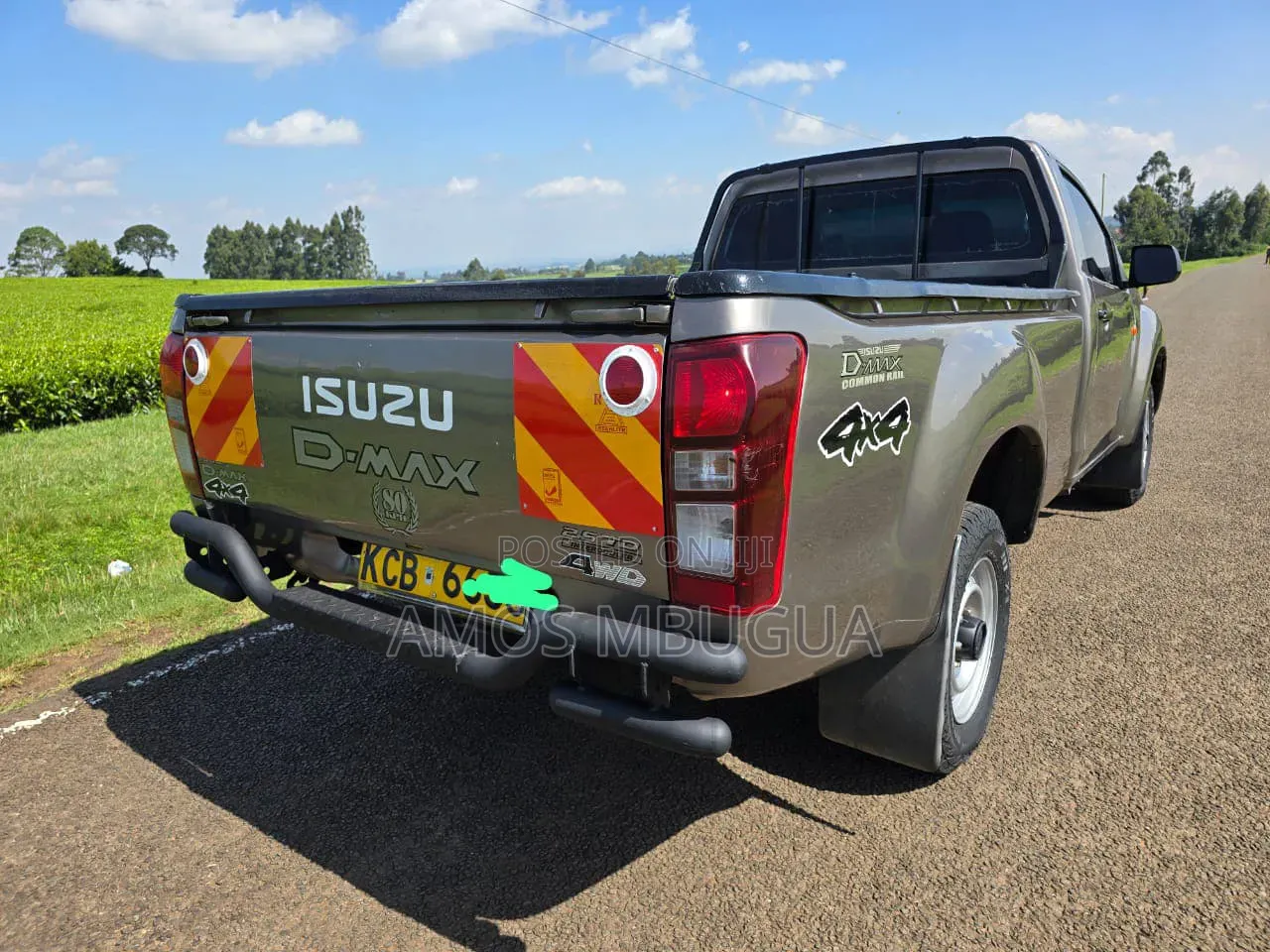 Isuzu D-MAX 2015 Green